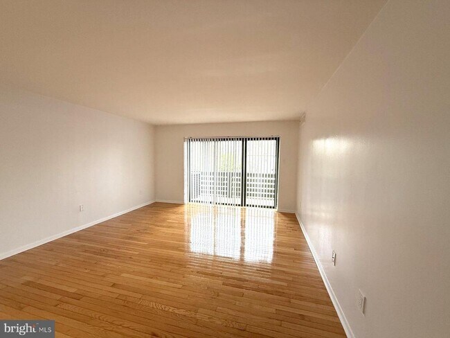Foto del edificio - 606 Cooper Landing Rd