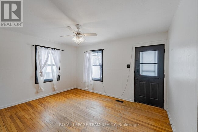 Building Photo - 951 Merivale Rd