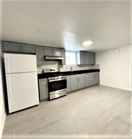Building Photo - 6200 S Knox Ave