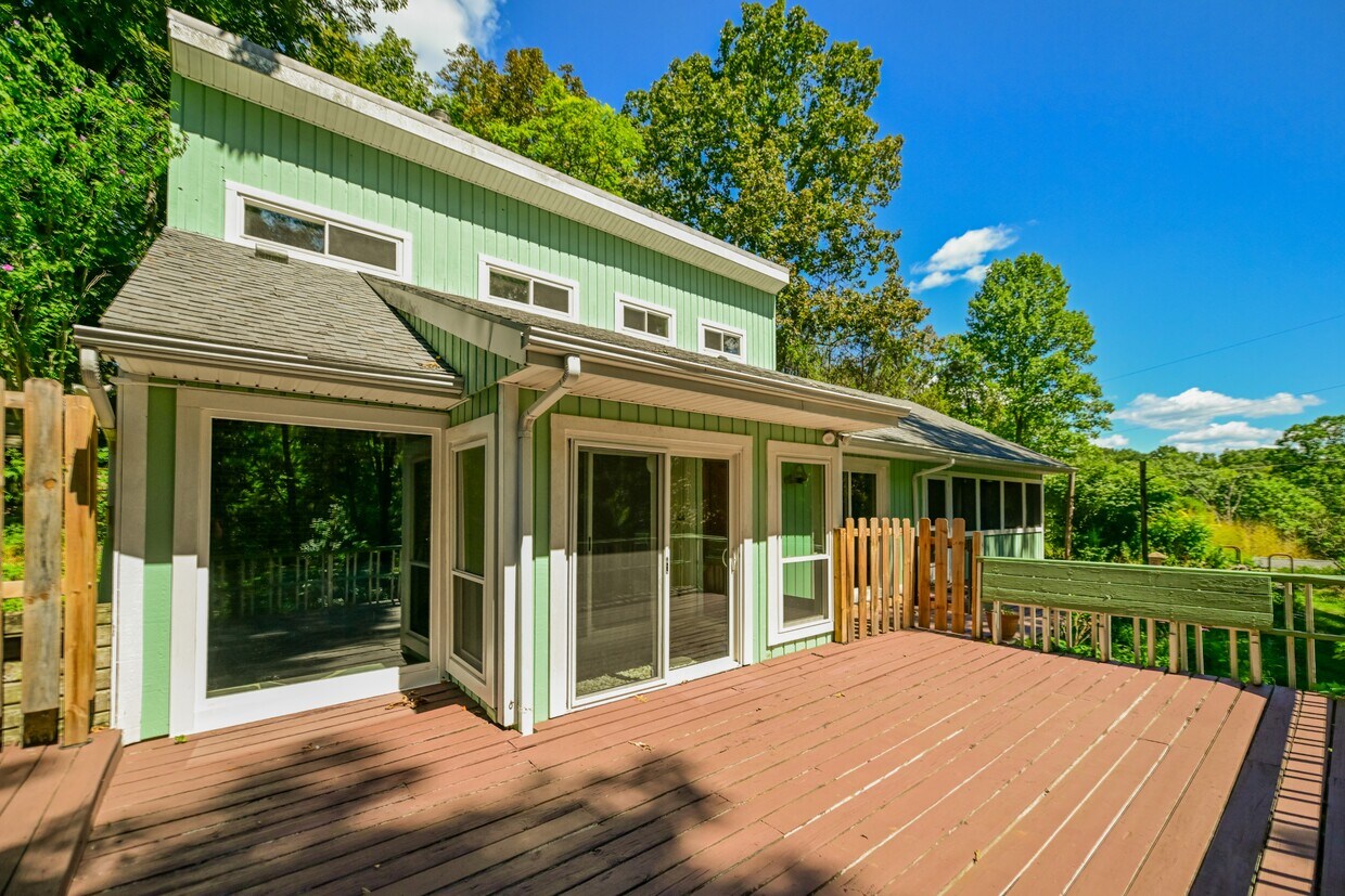 Foto principal - 6605 Jeff Ln