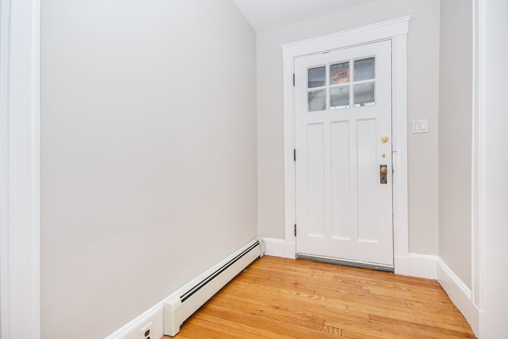 Primary Photo - 28 Burgoyne St
