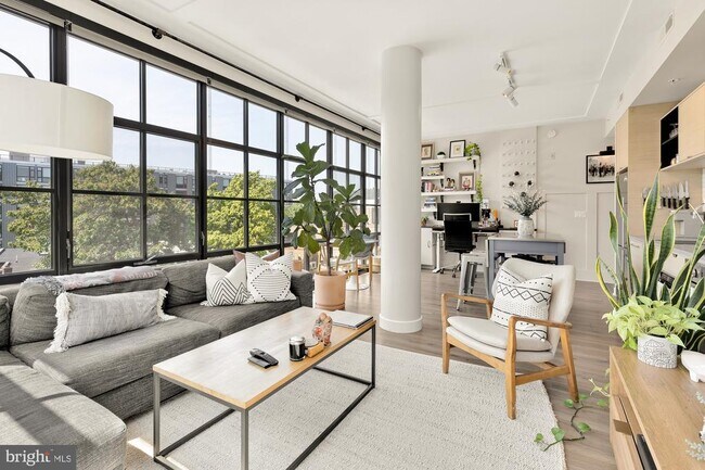 Foto del edificio - 2030 8th St NW