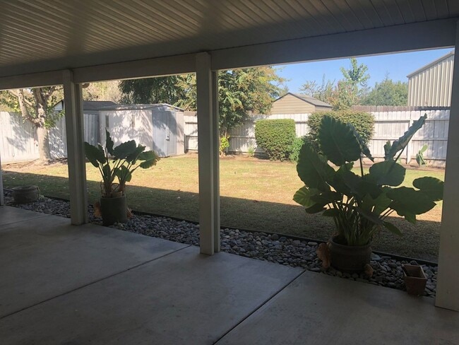 Foto del edificio - 2614 W Oakridge Ave