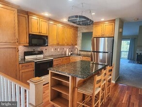 Building Photo - 22016 Beacon Hill Dr