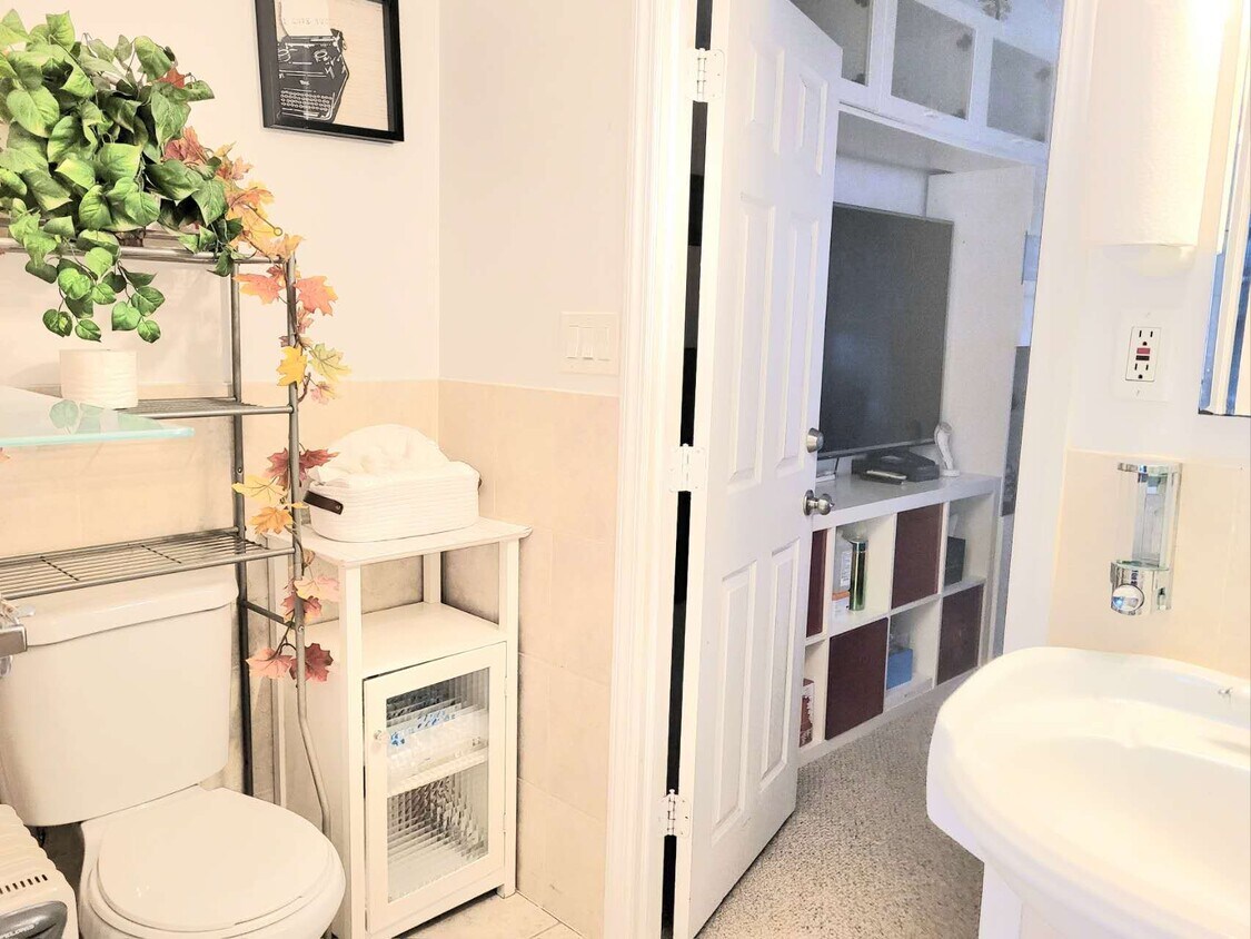 101 E Black Horse Pike, Pleasantville, NJ 08232 House Rental in