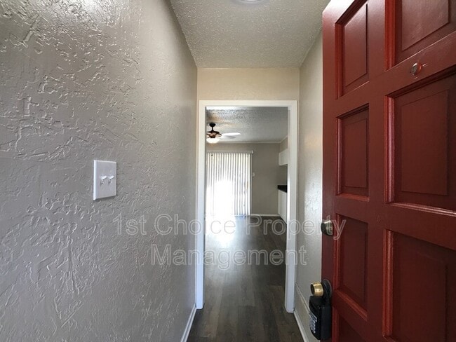 Building Photo - 6040 Blueridge Dr