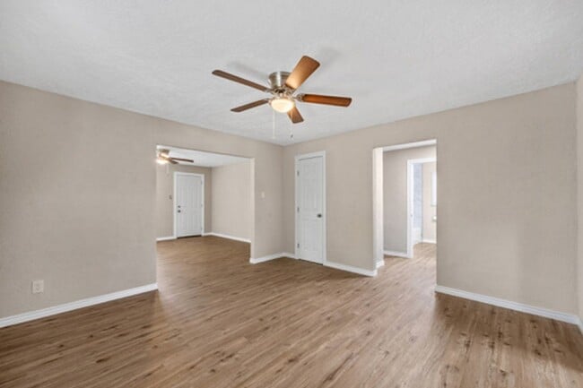 Foto del edificio - Newly Renovated 3/1 for Only 900 Per Month