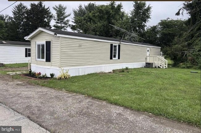 Building Photo - 117 Santilli Rd