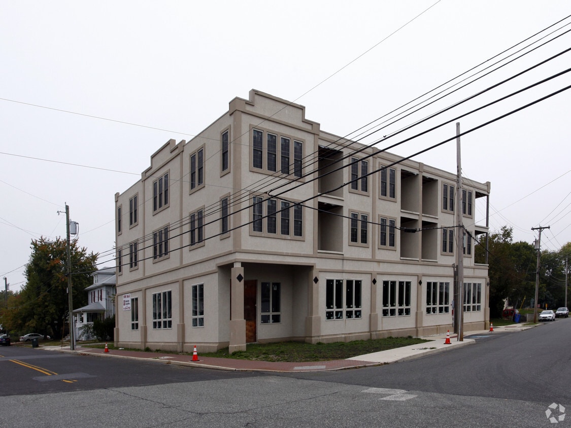 Primary Photo - The Lofts on West High Street