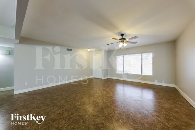 Foto del edificio - 11237 N 58th Dr