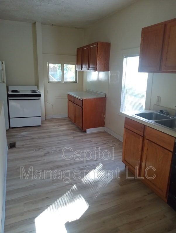 Photo - 917 Seymour Ave Apartment