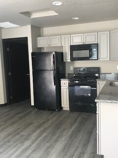 Building Photo - 13902 W Bergen Dr