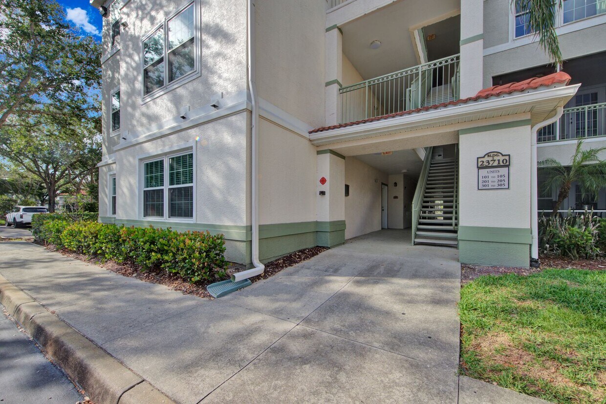 Primary Photo - 23710 Walden Center Dr