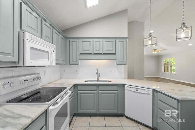 Building Photo - 21570 Palmer Ct