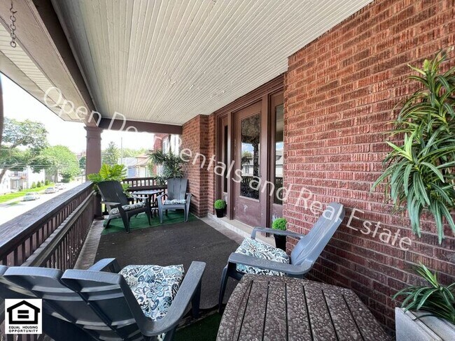 Building Photo - 1102 Rockhill St