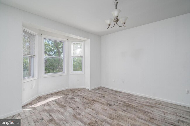Building Photo - 725 W Allegheny Ave