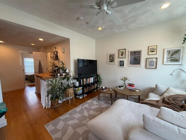 Building Photo - 300 Highland Ave