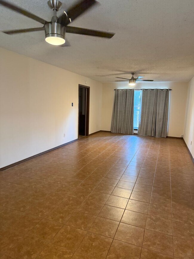 Foto del edificio - 3 bedroom, 1 bathroom Home in Barling