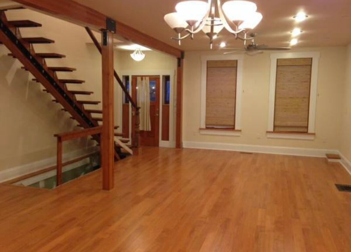 Foto principal - 808 E Brady St
