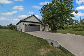 Building Photo - 6111 Collins Ct