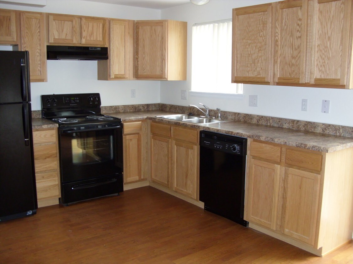 Applewood Crest Townhomes and Apartments Apartments in Lakewood, CO