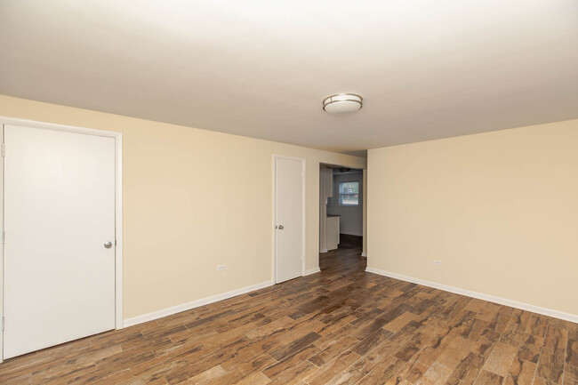 Building Photo - 4916 N Harlem Ave