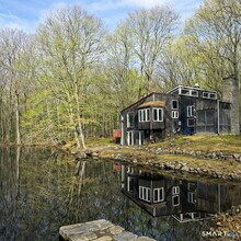 Building Photo - 860 Oakwood Rd