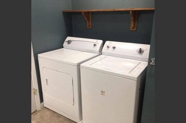 Laundry in unit - 41 Boston Rd