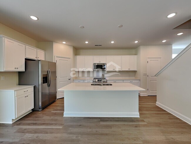 Foto del edificio - 6059 Rosemore Ln
