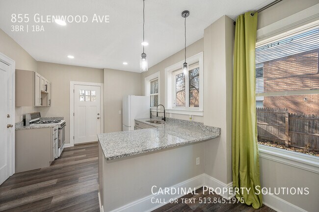 Building Photo - 3-Bedroom House in Avondale Near University!