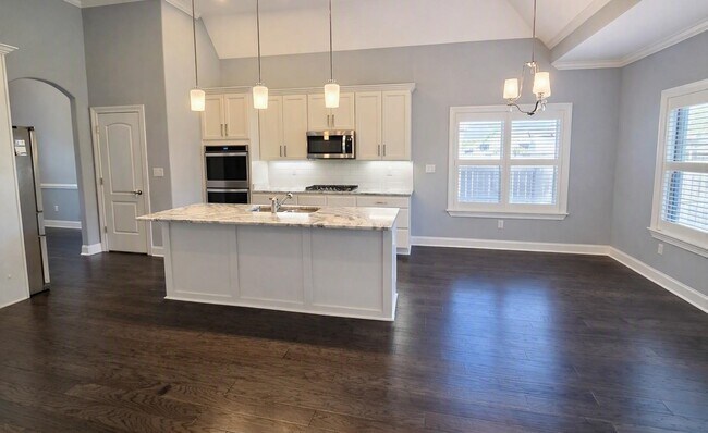 Building Photo - 30 Birkdale Dr