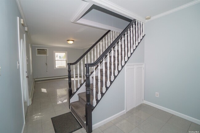 Foto del edificio - 303 Lansdowne Ave