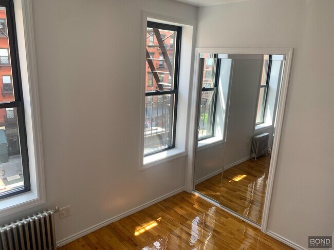 Foto del edificio - 717 9th Ave