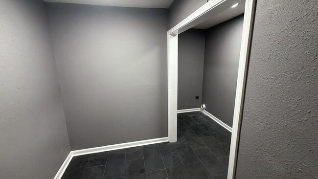 Building Photo - 2530 Rozelle St