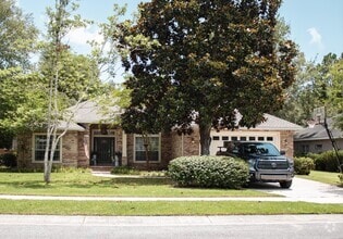 Building Photo - 807 Coldwater Creek Cir