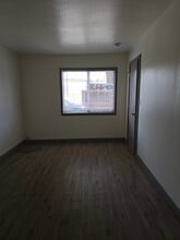 Building Photo - 1275 Rogue River Hwy