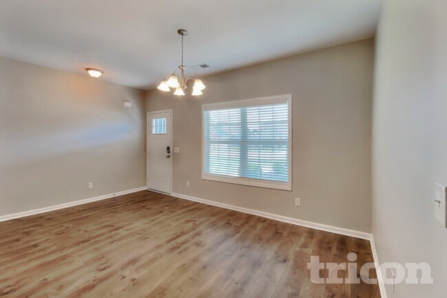 Foto del edificio - 920 Stokewood Pl