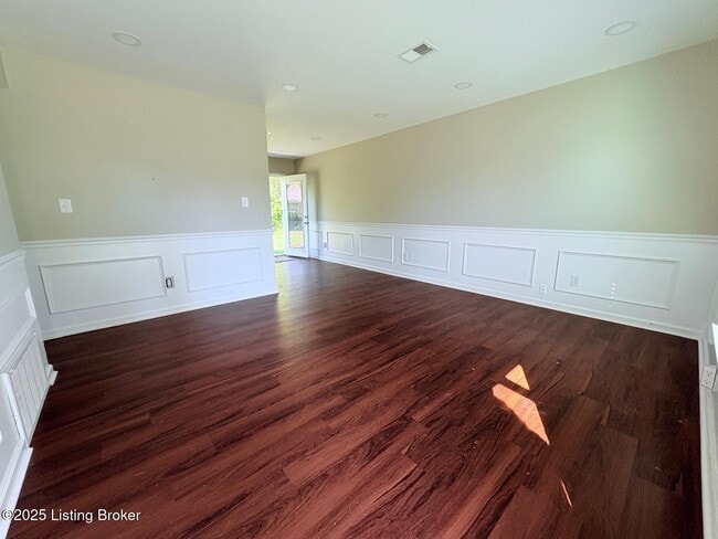 Building Photo - 10806 Milwaukee Way