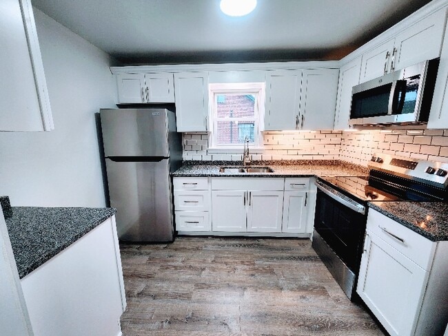 Building Photo - 726 Chenango St
