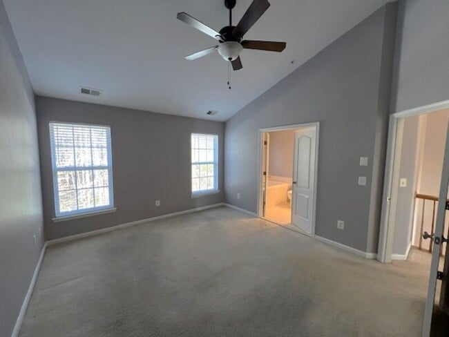 Building Photo - 10312 Nareen St