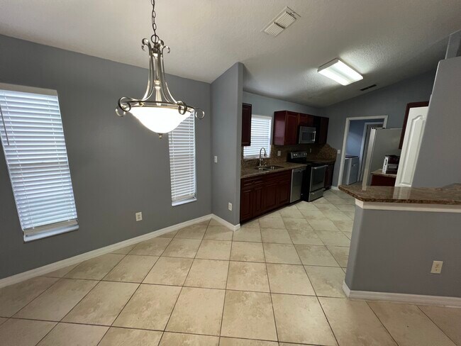 Building Photo - 160 Sura Blvd