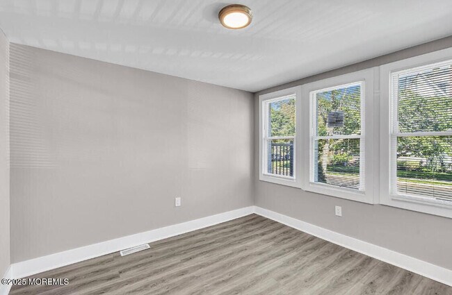 Foto del edificio - 700 Fifth Ave