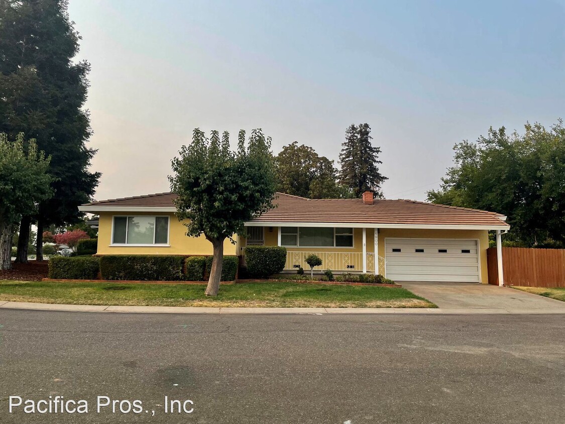 Primary Photo - 3 br, 2 bath House - 1900 Flowers St.