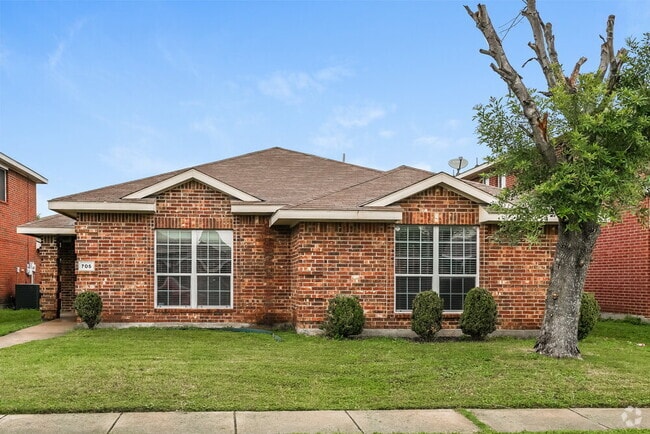 Building Photo - 705 Pine Hollow Dr