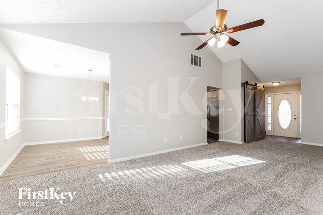 Foto del edificio - 5321 Regency Lake Ct