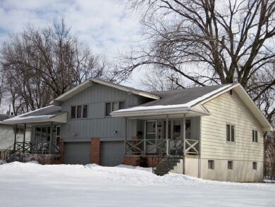 Primary Photo - 5633-5635 Parker St