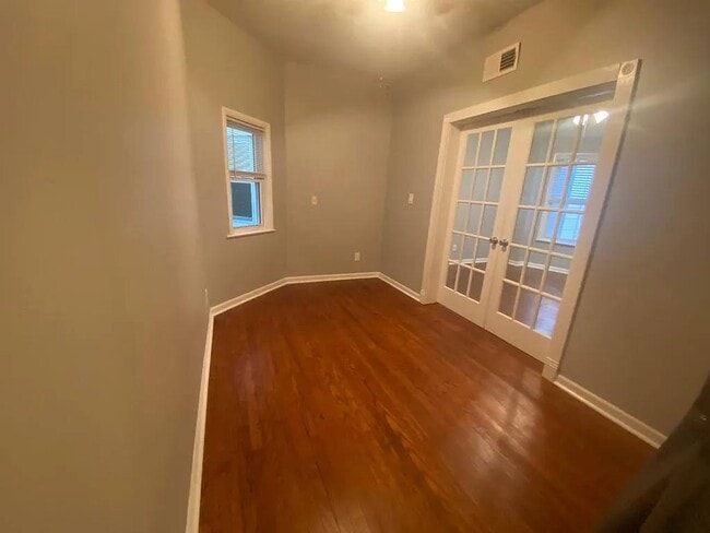 Building Photo - 3531 Wyandotte St