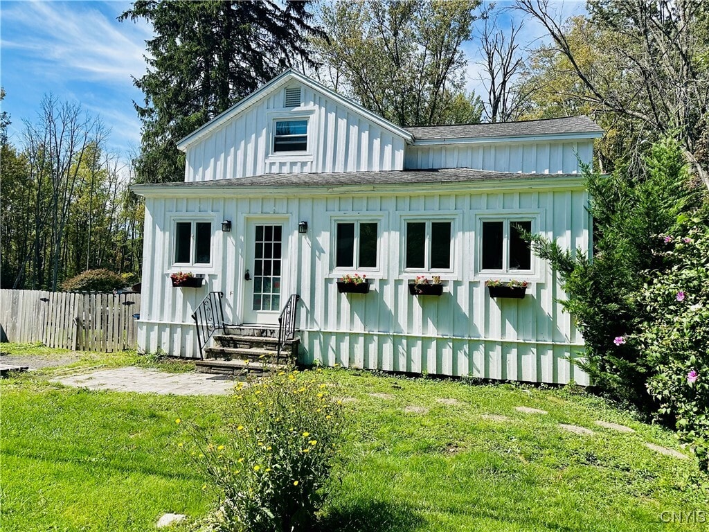 Foto principal - 3859 State St