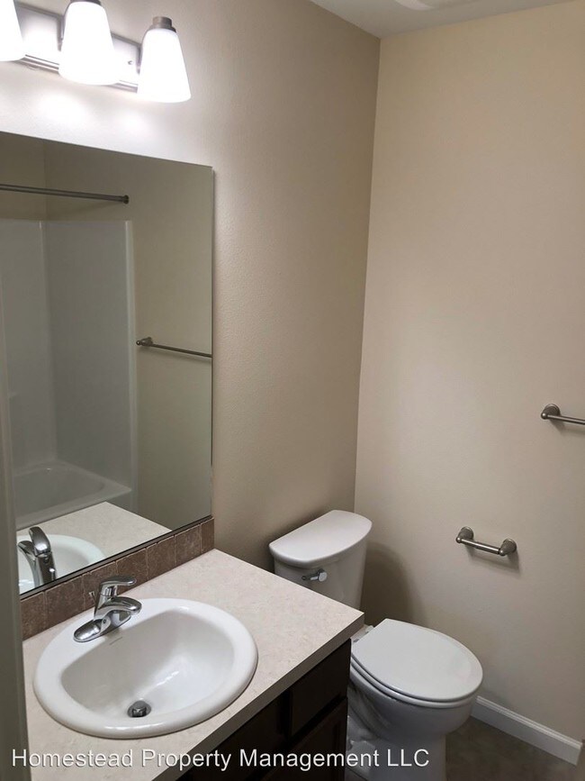 Foto del edificio - 1170-1172 SE Academy St