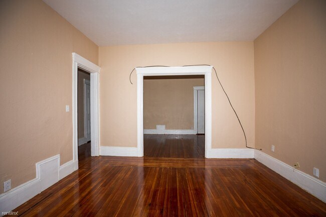 Foto del edificio - 3 br, 1 bath  - 22 Browning Ave Apt 3